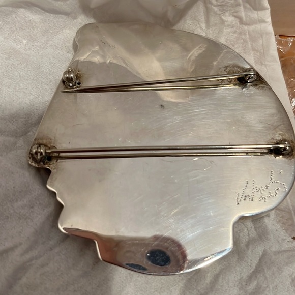 Patricia Von Musulin collectible preloved vintage silver iconic signed face Pin - Picture 10 of 16